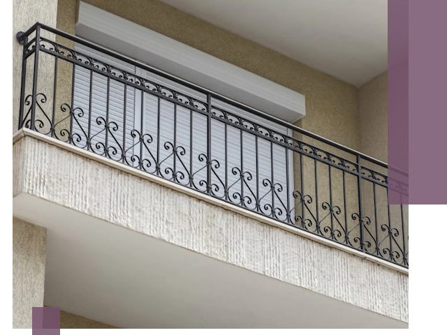 Балконные ограждения из металла и стекла в Петрозаводске для домов