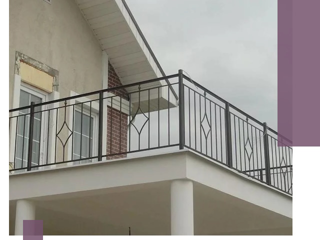 Изготовление балконных ограждений в Петрозаводске из металла и стекла