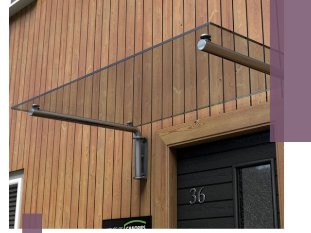 Стеклянные козырьки на входы и фасады в Петрозаводске