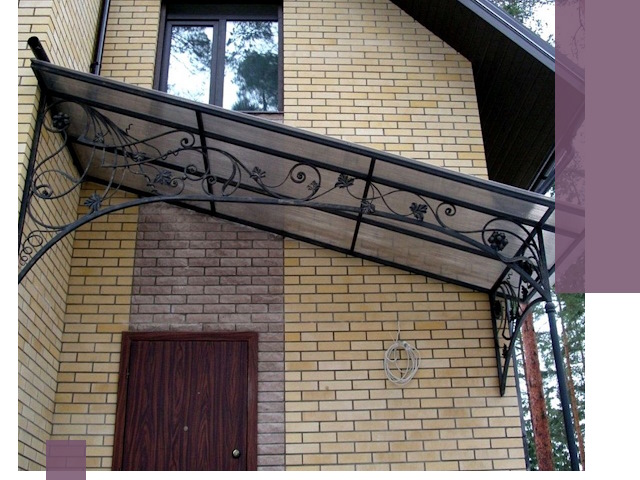 Односкатные козырьки из металла под ключ в Петрозаводске